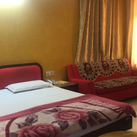 Hotel Sukant Palace Delhi  Eksteriør billede