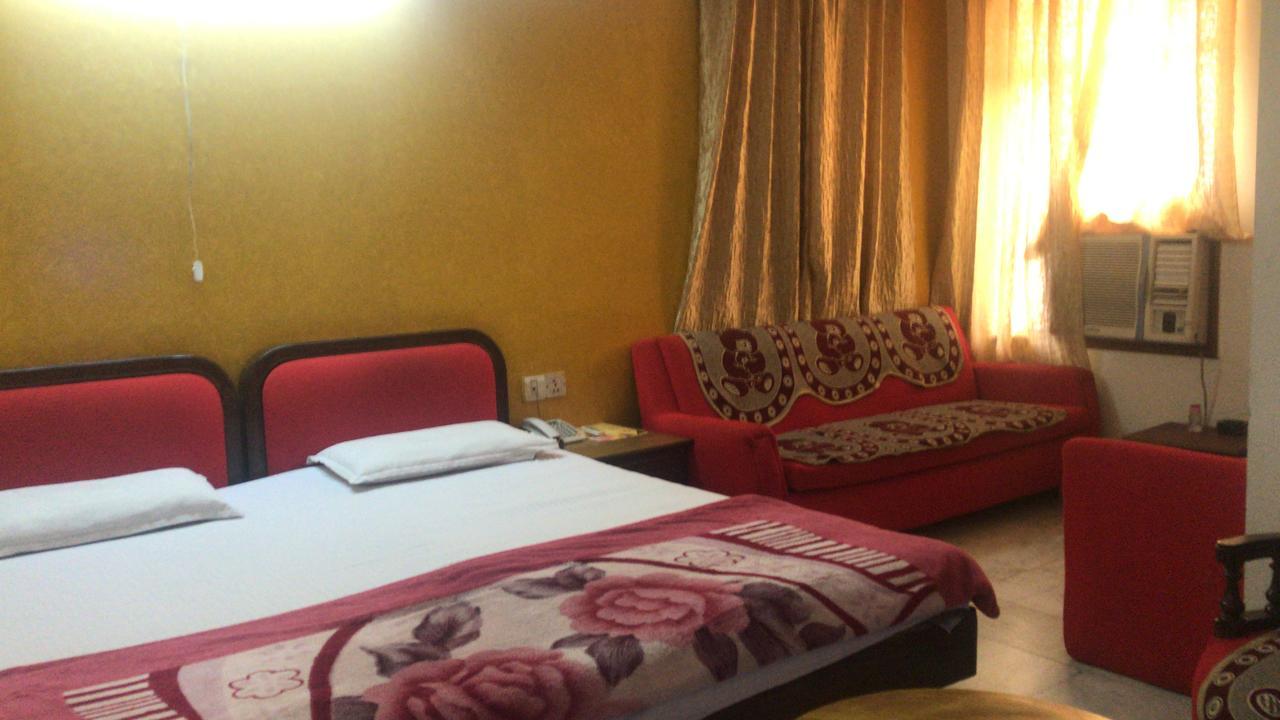 Hotel Sukant Palace Delhi  Eksteriør billede